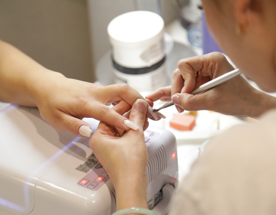 Manicura y pedicura en Estetical Center BCN